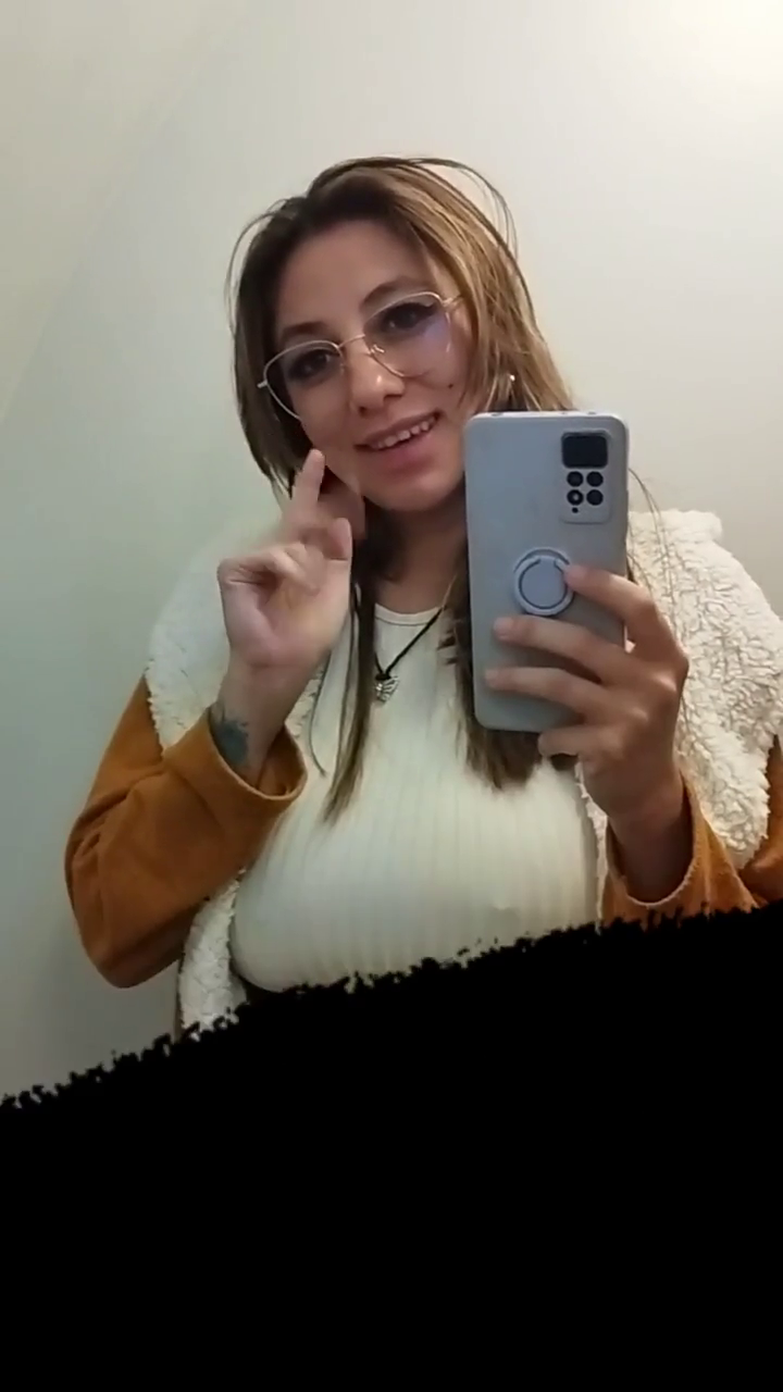 Horny MILF masturbates on the airplane and squirts everywhere